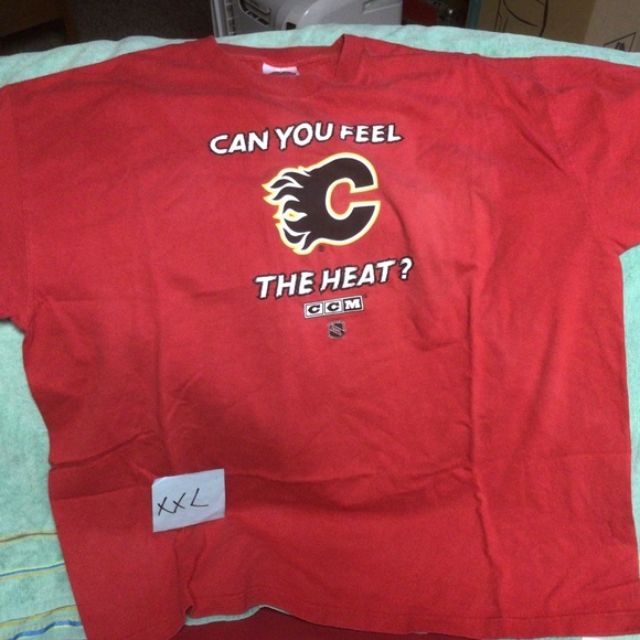 NHL Calgary Flames tshirt - Picture 1 of 1